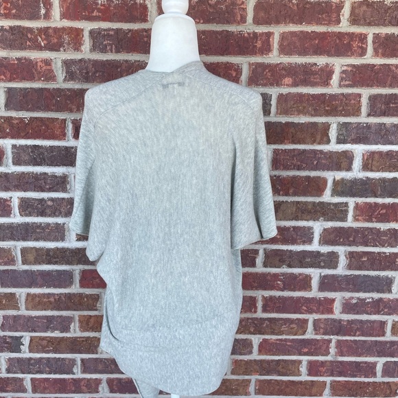 Ladies Banana Republic Gray Semi Sheer Longer Front Short Sleeve Cardigan Small - Picture 10 of 11